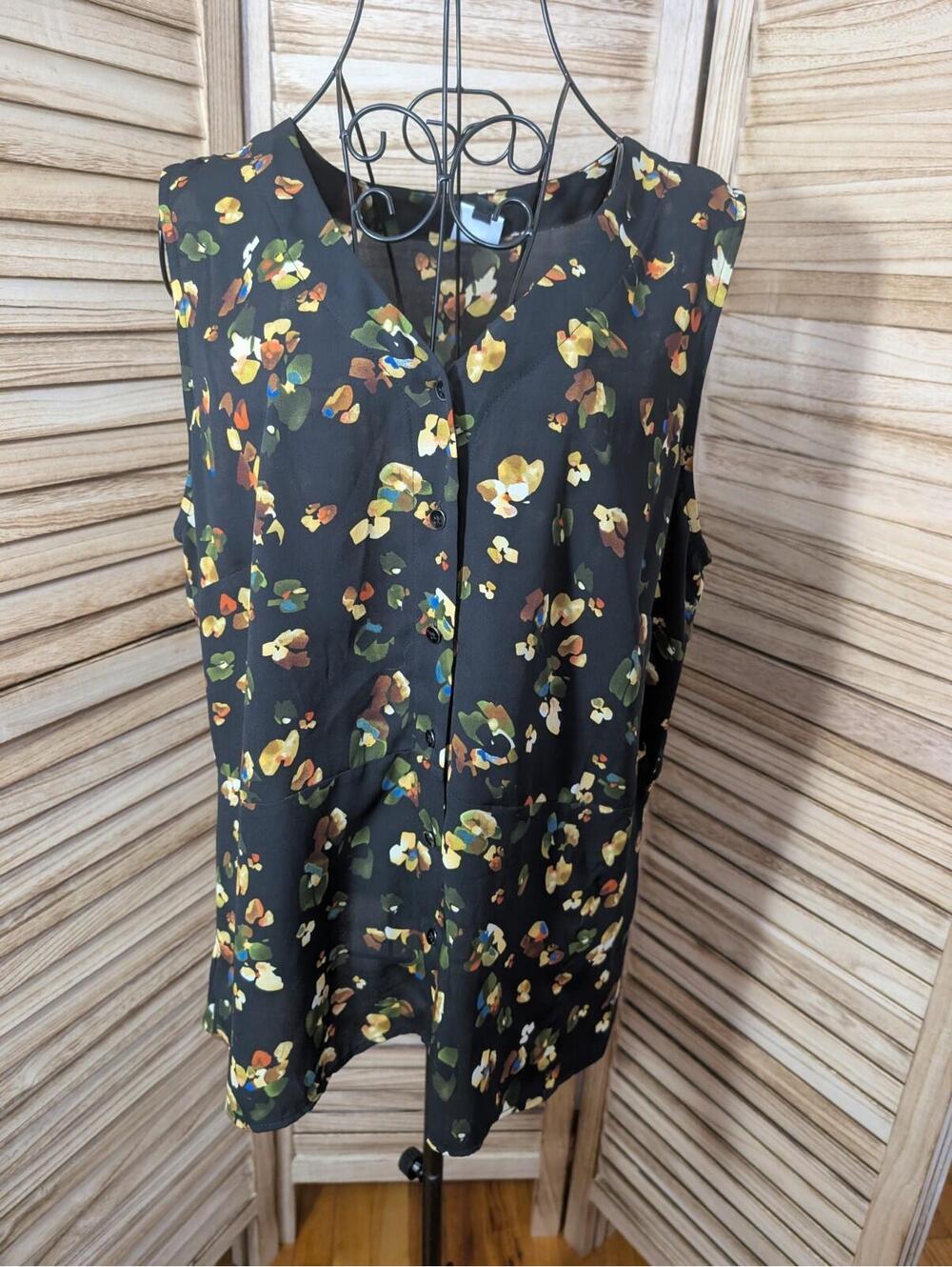 CAbi Women's Large Black Floral Sleeveless Semi Sheer Lace Blouse Top